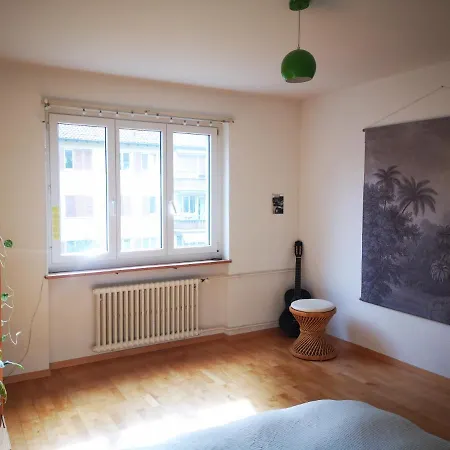 Lovely Room, Central Green Oasis Séjour chez l'habitant *