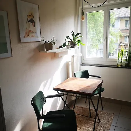 Lovely Room, Central Green Oasis Homestay